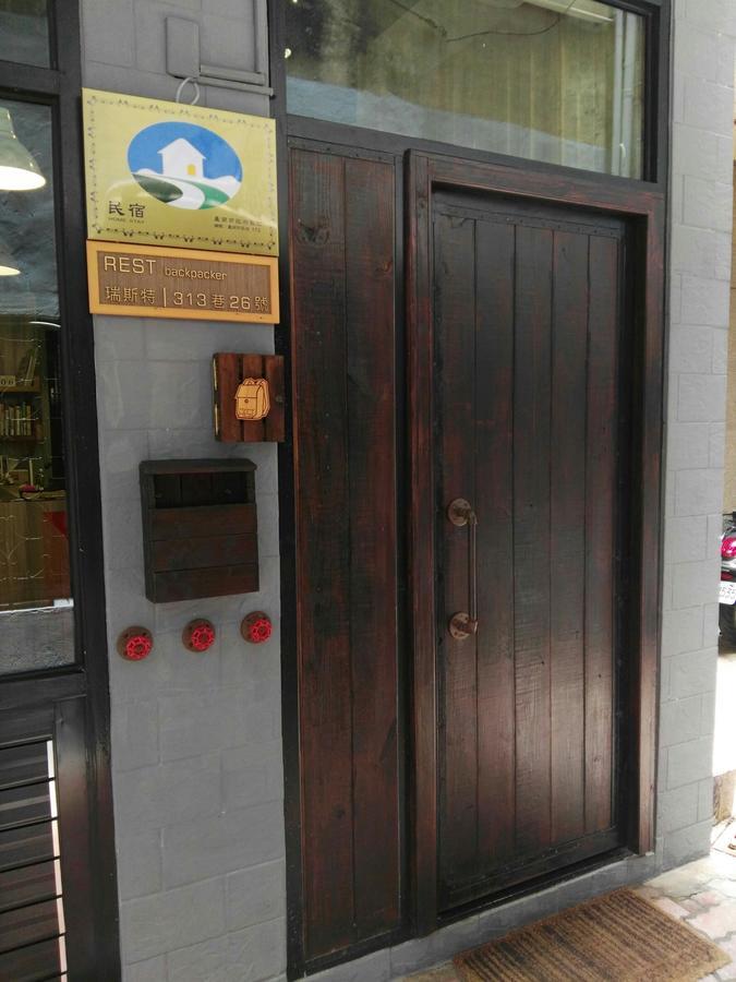 Rest Backpacker Hostel Tajnan Kültér fotó